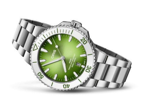 Oris 01 733 7787 4137-07 8 22 04PEB : Aquis Date 43.5 Taste of Summer Watermelon Green